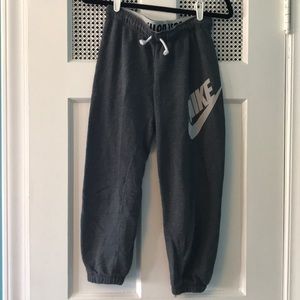 Nike Cropped Grey Sweatpants